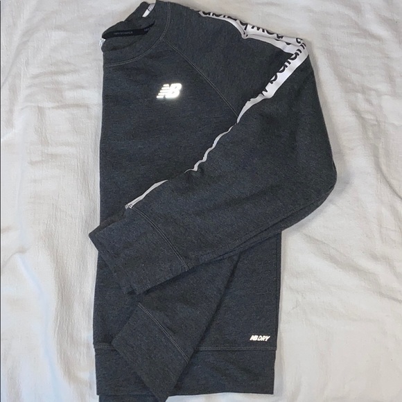 New balance long sleeve - Picture 3 of 4